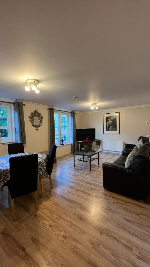 Edinburgh City Centre - Powderhall Modern Spacious 2 Bedroom Apartment With Free Parking ภายนอก รูปภาพ