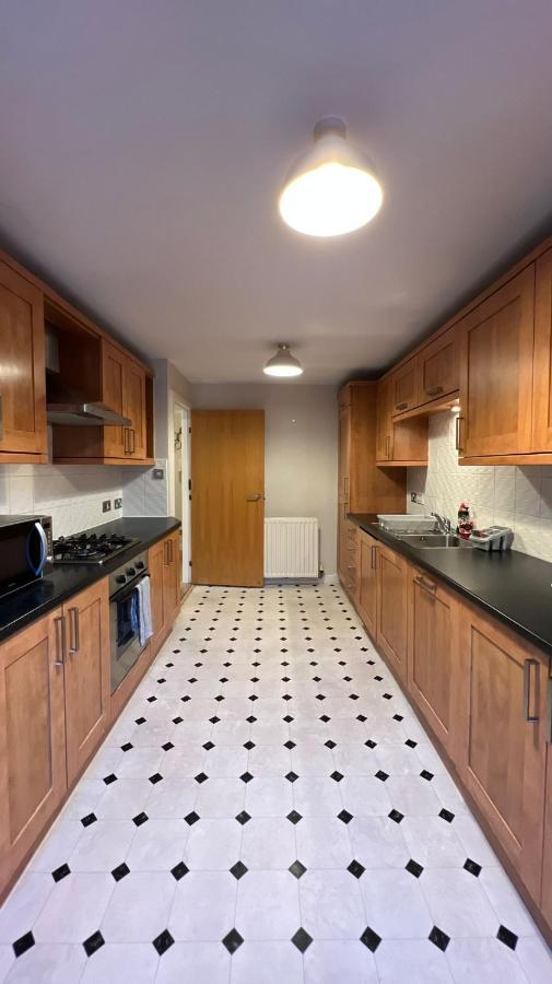 Edinburgh City Centre - Powderhall Modern Spacious 2 Bedroom Apartment With Free Parking ภายนอก รูปภาพ